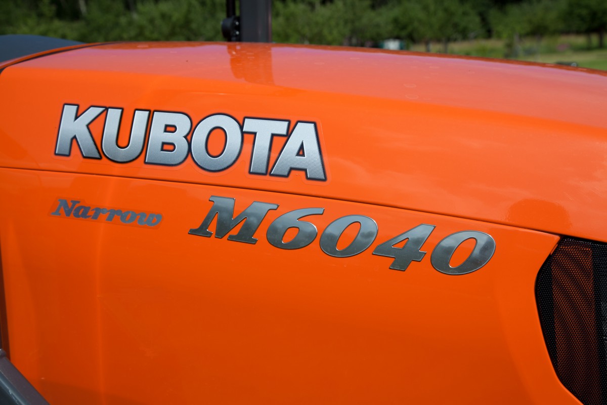 Agricultural Tractors Kubota M6040 N - Kubota